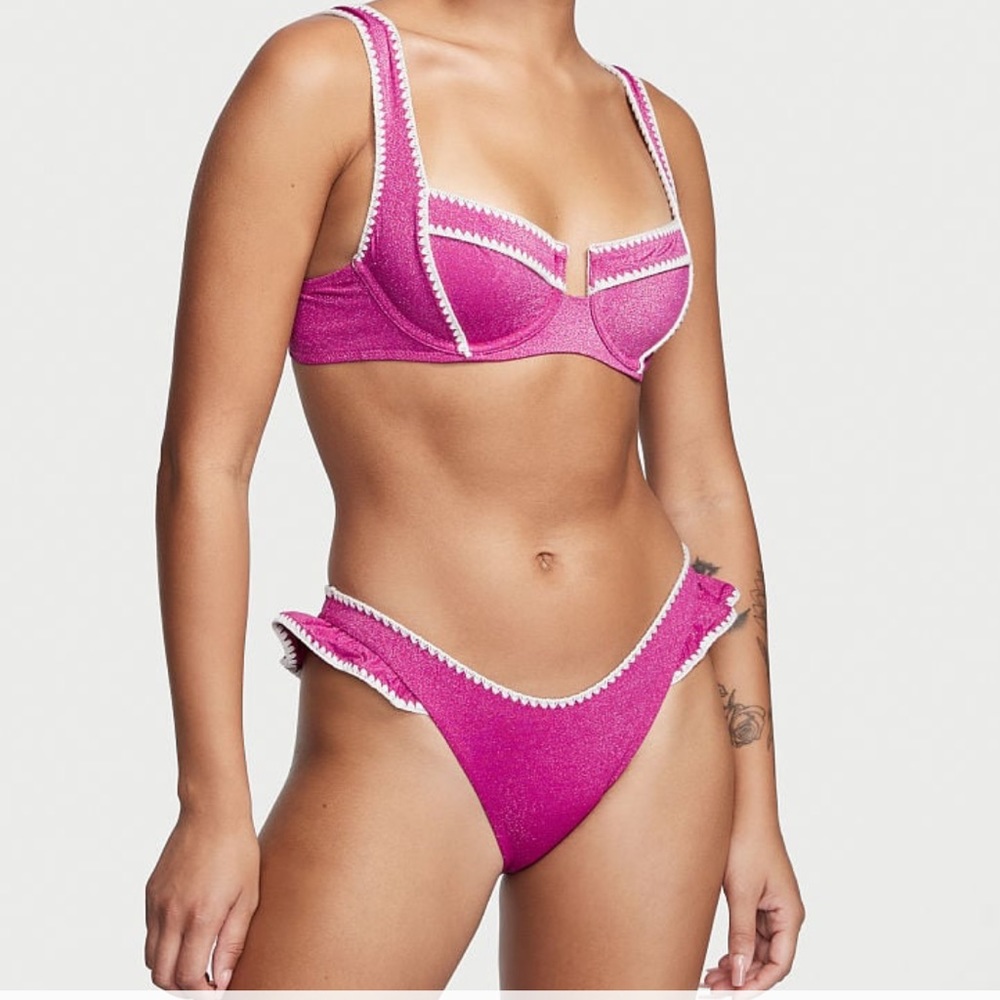 NWT Victoria’s Secret Full Coverage Bikini Top With Crochet